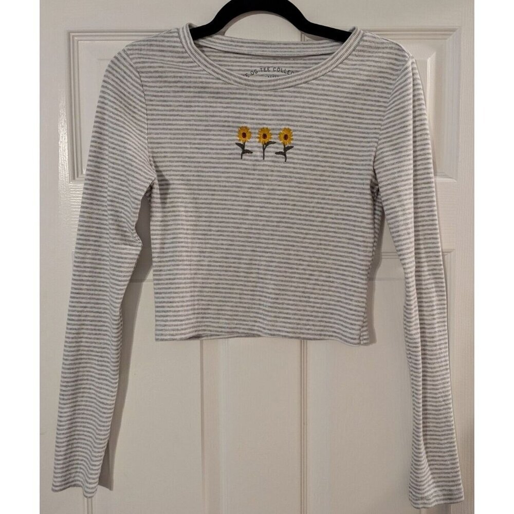 Aero womens long sleeve crop top med sunflower embroidery Y2K 90's